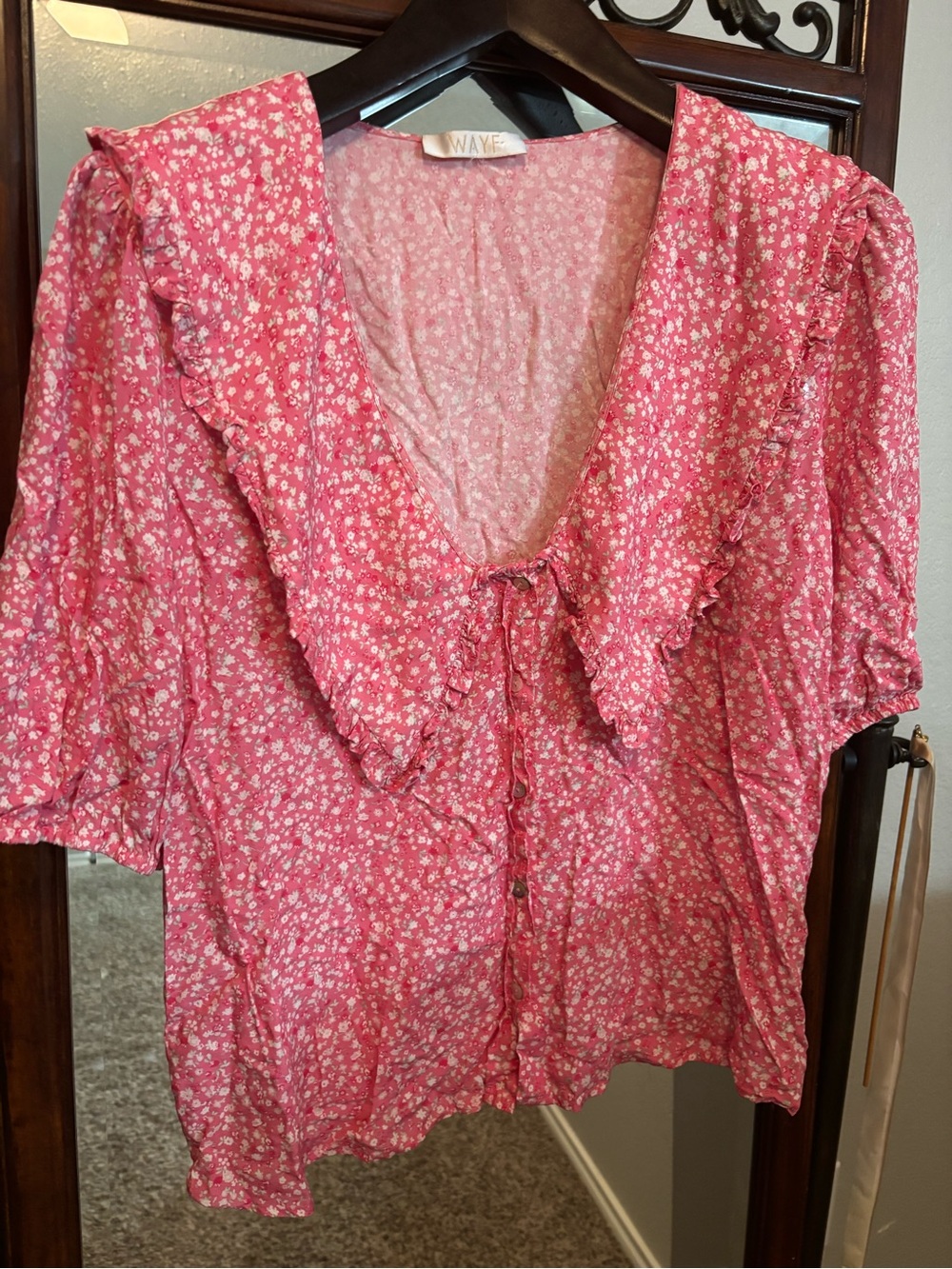 Wayf Pink Floral Ruffle Button-Front Blouse